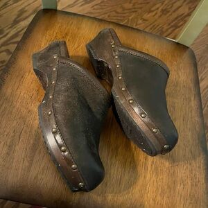 Frye Clara Campus Clog - Distressed Brown Leather - Size 7.5